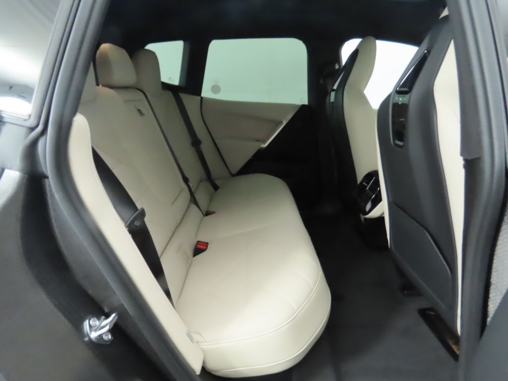2025 BMW iX xDrive50 23