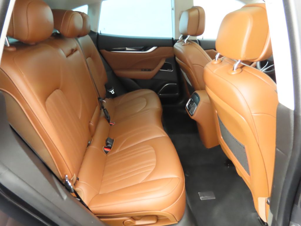 Thumbnail: 2022 Maserati Levante - 22