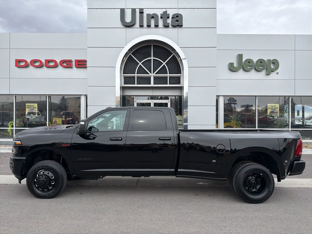 2026 RAM 3500 Laramie Crew Cab LB DRW 4WD