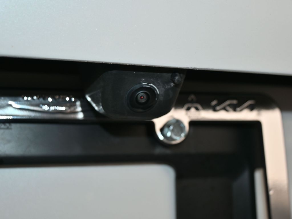 Used 2025 White Metallic BMW 30 xDrive image 39