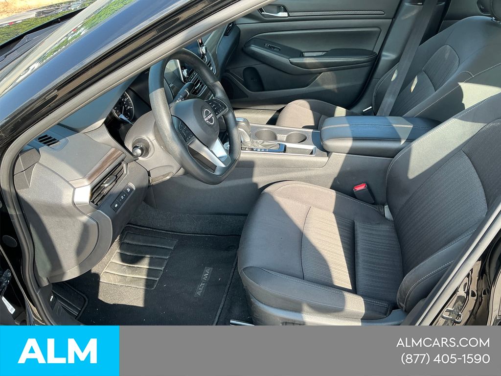 Used 2025 Black Nissan 2.5 SV image 13