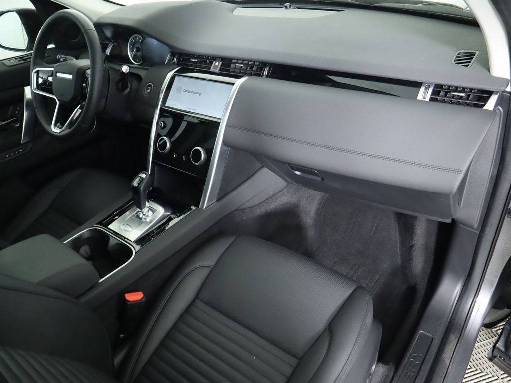 Thumbnail: 2023 Land Rover Discovery Sport - 18