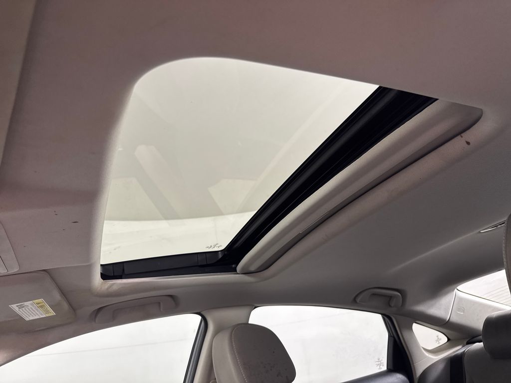Used 2018  Honda EX image 10