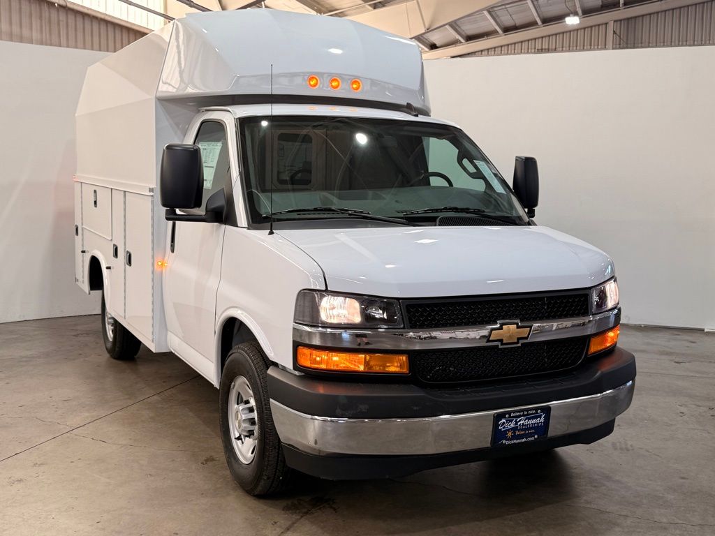 2025 Chevrolet Express 3500 Work Van