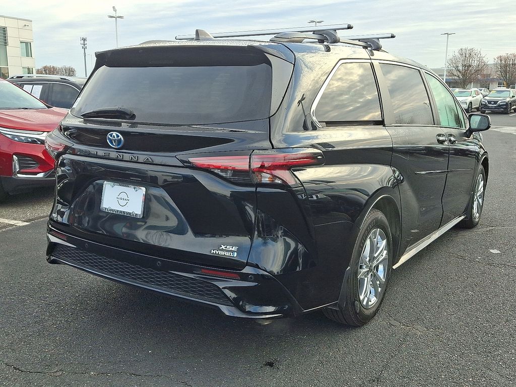 Thumbnail: 2022 Toyota Sienna - 6