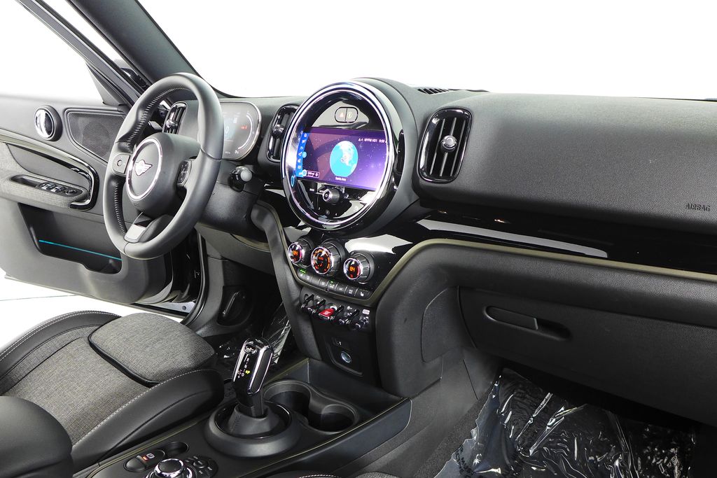 2023 MINI Cooper Countryman Signature 13