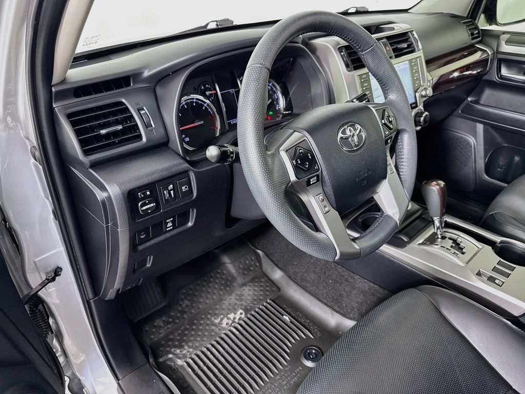 Thumbnail: 2021 Toyota 4Runner - 9