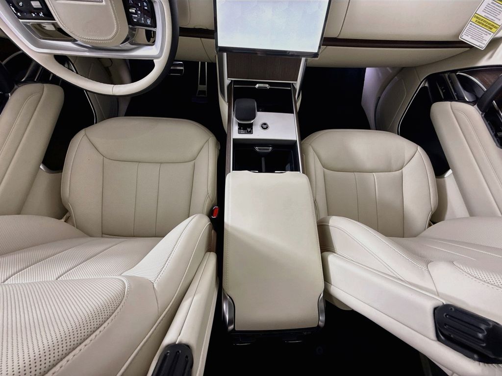 Thumbnail: 2026 Land Rover Range Rover - 17