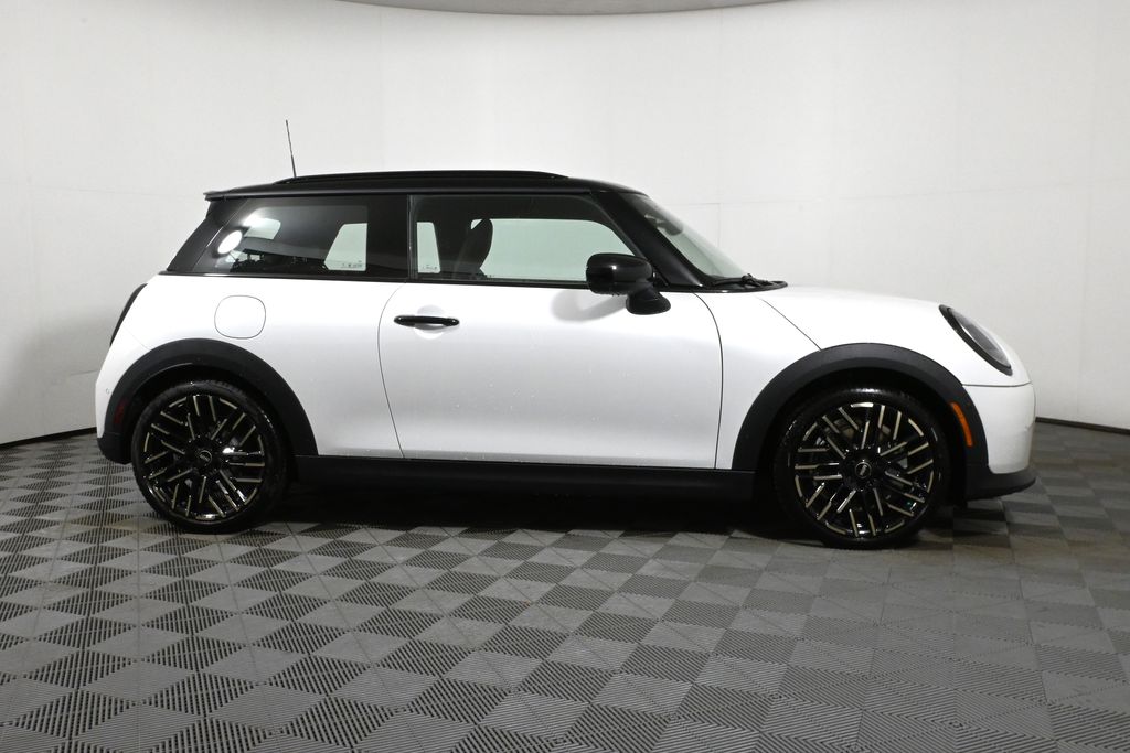 2025 MINI Cooper S 8