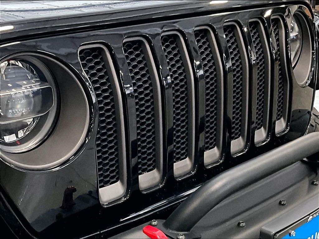 2020 Jeep Wrangler — photo 33