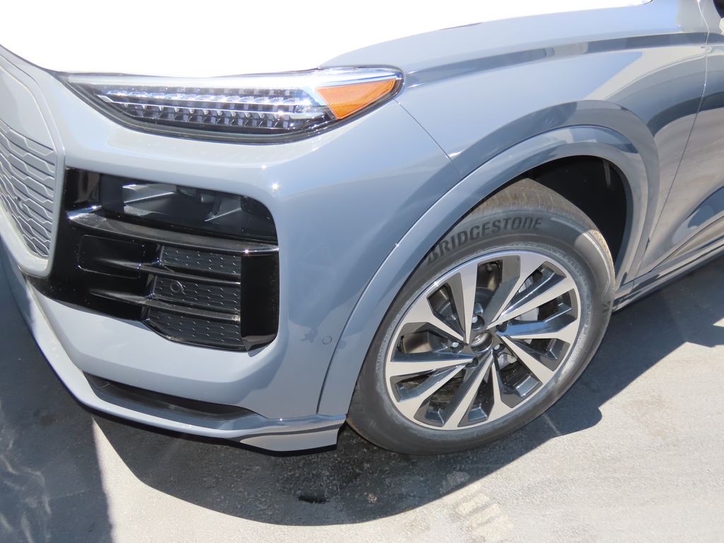 Thumbnail: 2025 Audi Q6 e-tron - 2