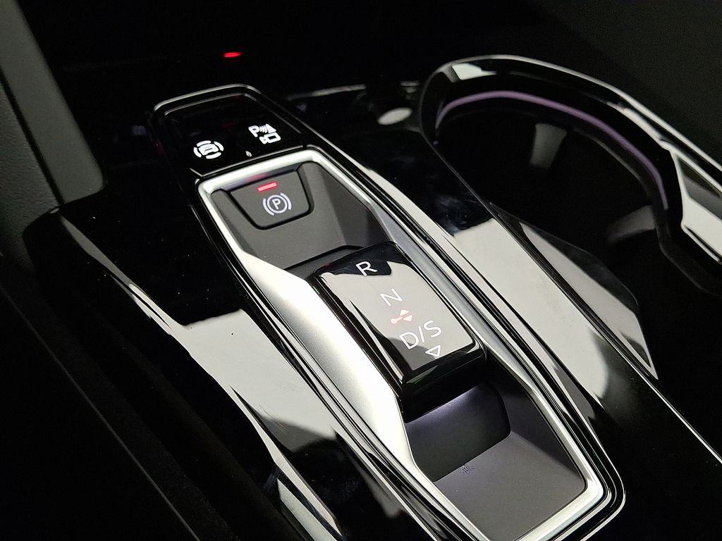 Thumbnail: 2025 Audi Q5 - 10