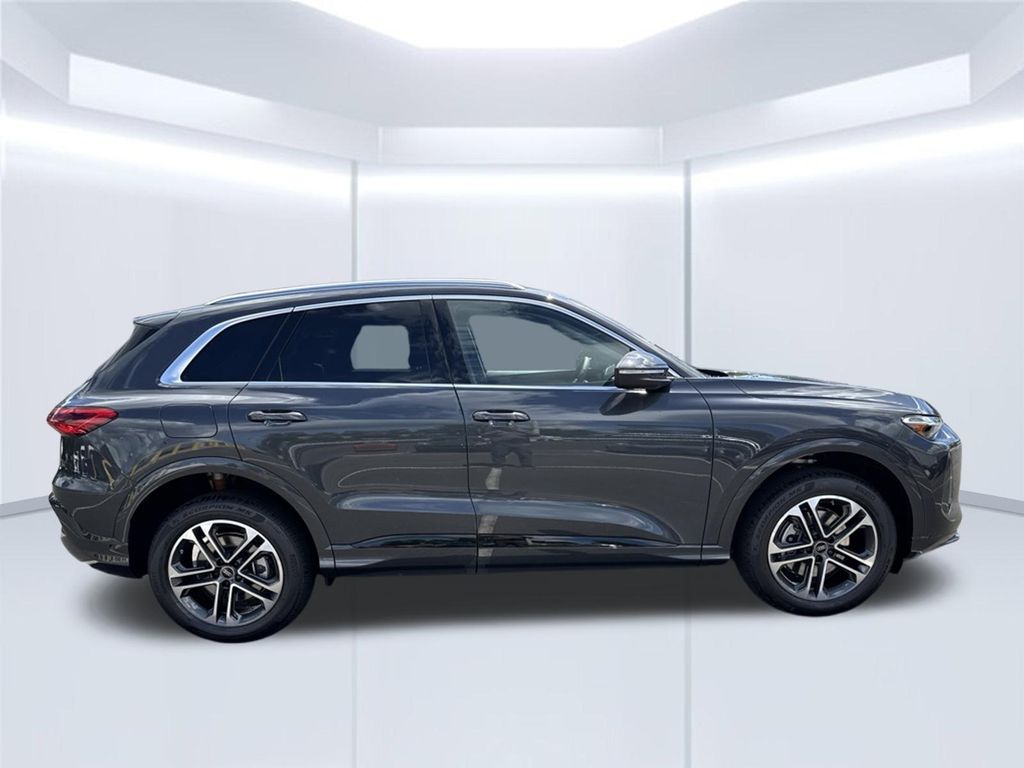 Thumbnail: 2026 Audi Q5 - 6