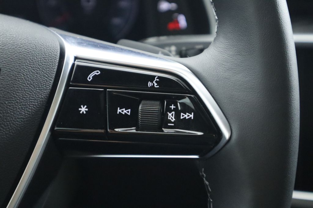 Thumbnail: 2025 Audi A7 - 12