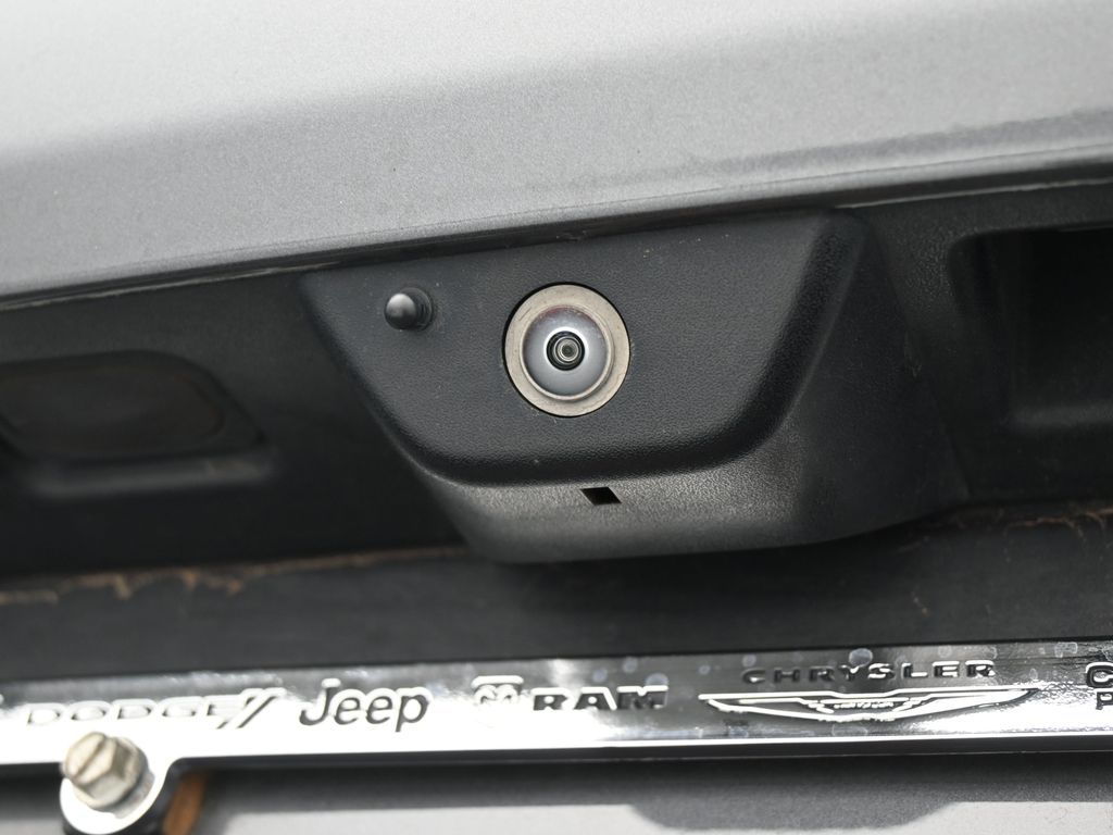 Used 2023 Baltic Gray Metallic Clearcoat Jeep Limited image 41