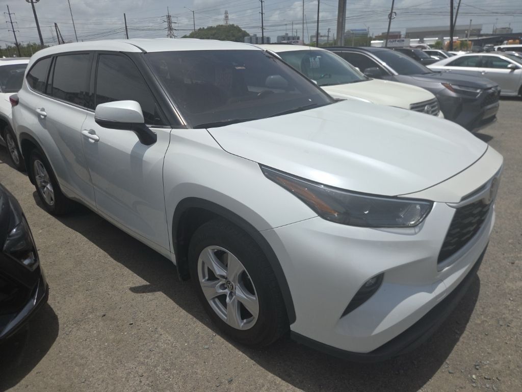 Thumbnail: 2022 Toyota Highlander - 2
