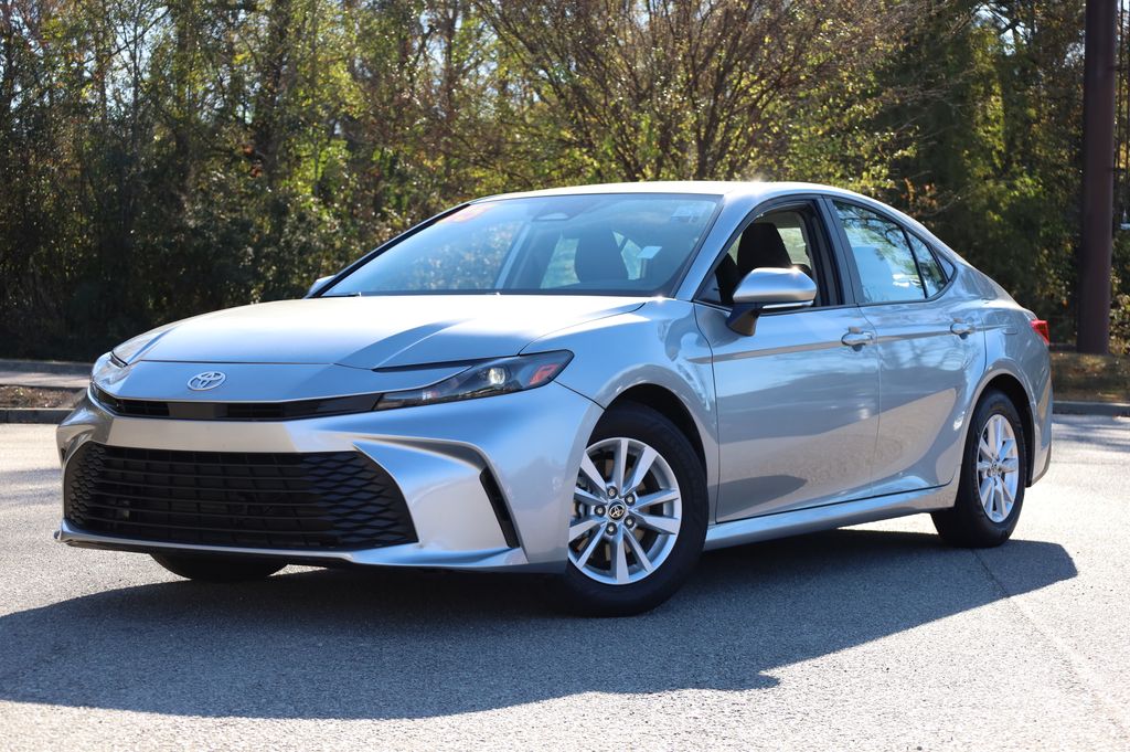 2025 Toyota Camry LE FWD