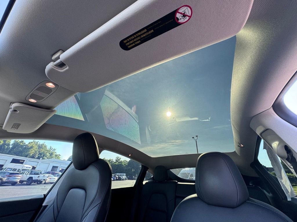 TeslaModel Y19