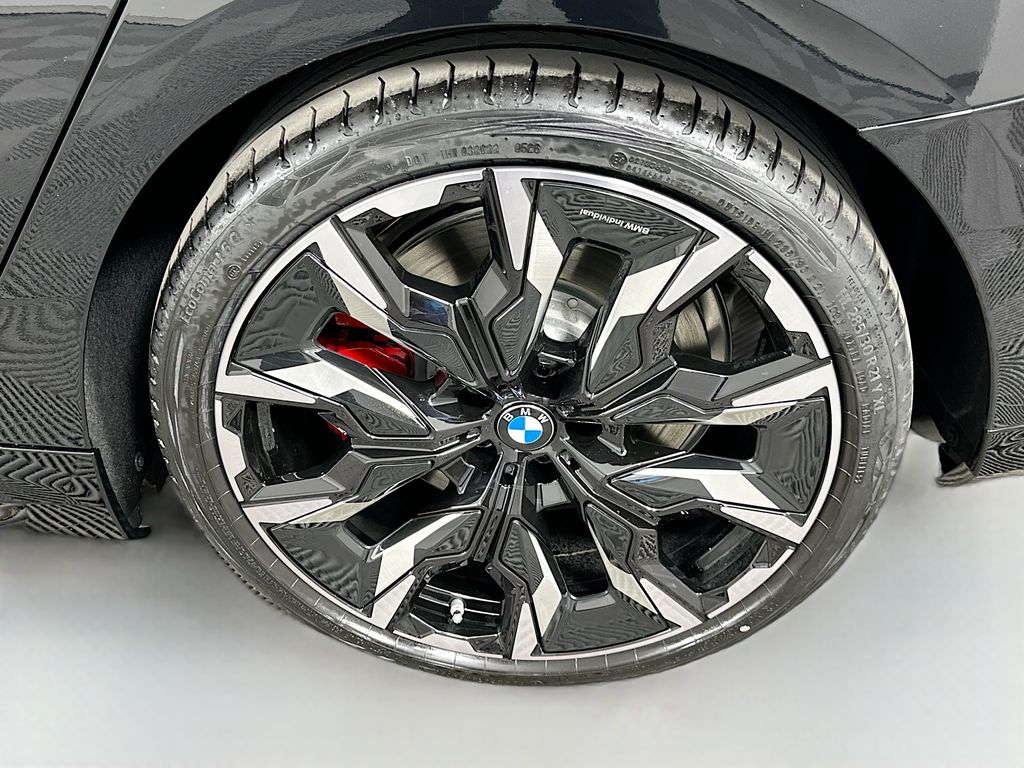 Thumbnail: 2026 BMW i5 - 23
