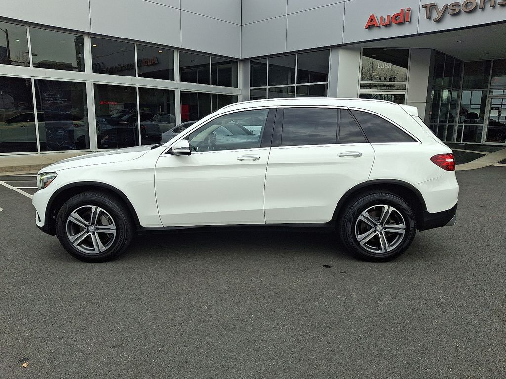 Thumbnail: 2017 Mercedes-Benz GLC - 7