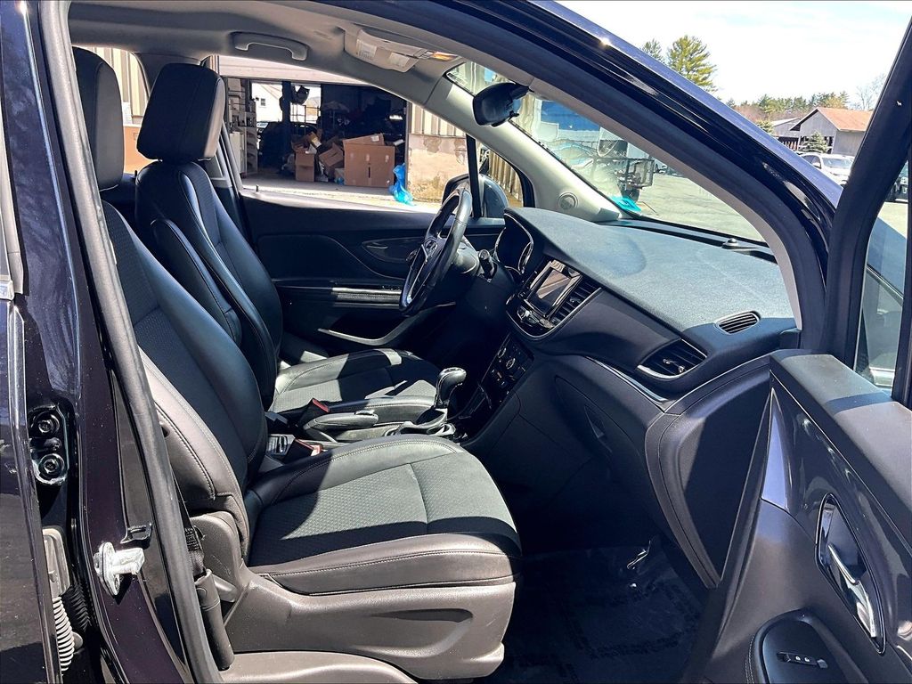 2021 Buick Encore — photo 14