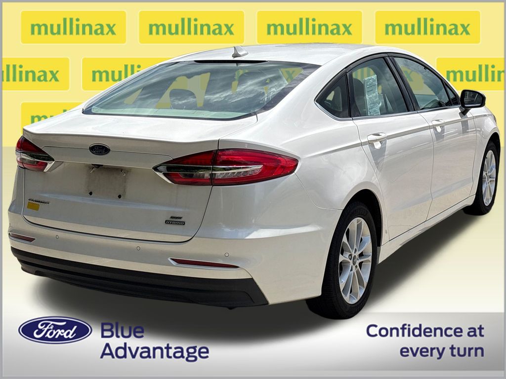 Used 2020 White Ford SE image 4
