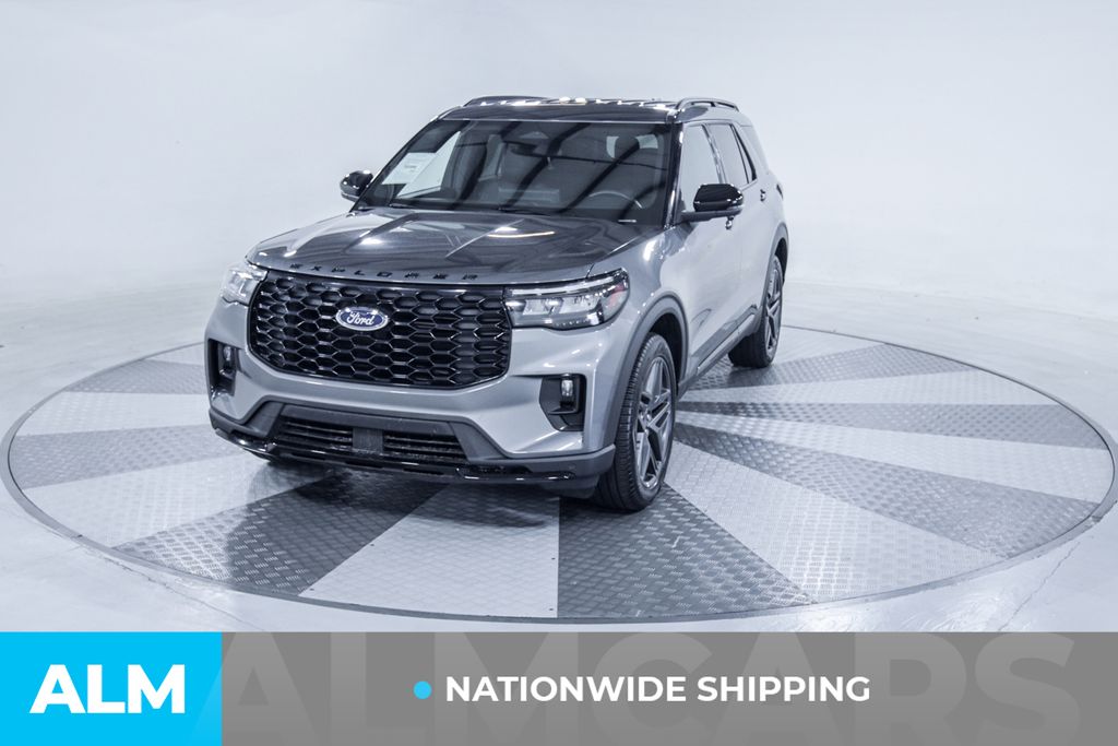 Used 2025 Gray Ford ST-Line image 2