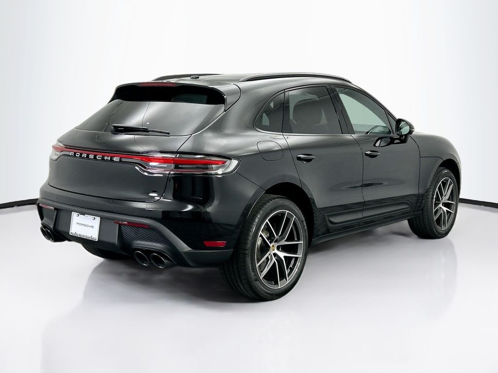 Thumbnail: 2026 Porsche Macan - 7