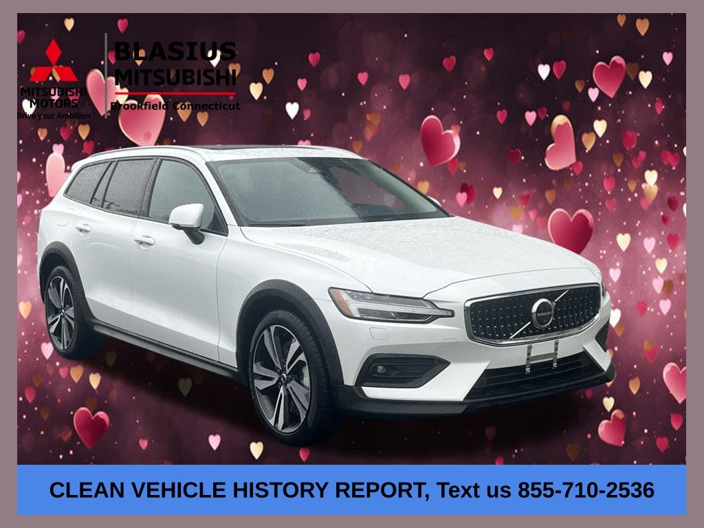 2025 Volvo V60 Cross Country B5 Plus AWD