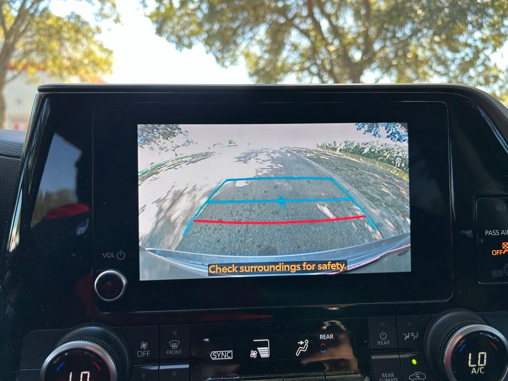 Thumbnail: 2023 Toyota Highlander - 25