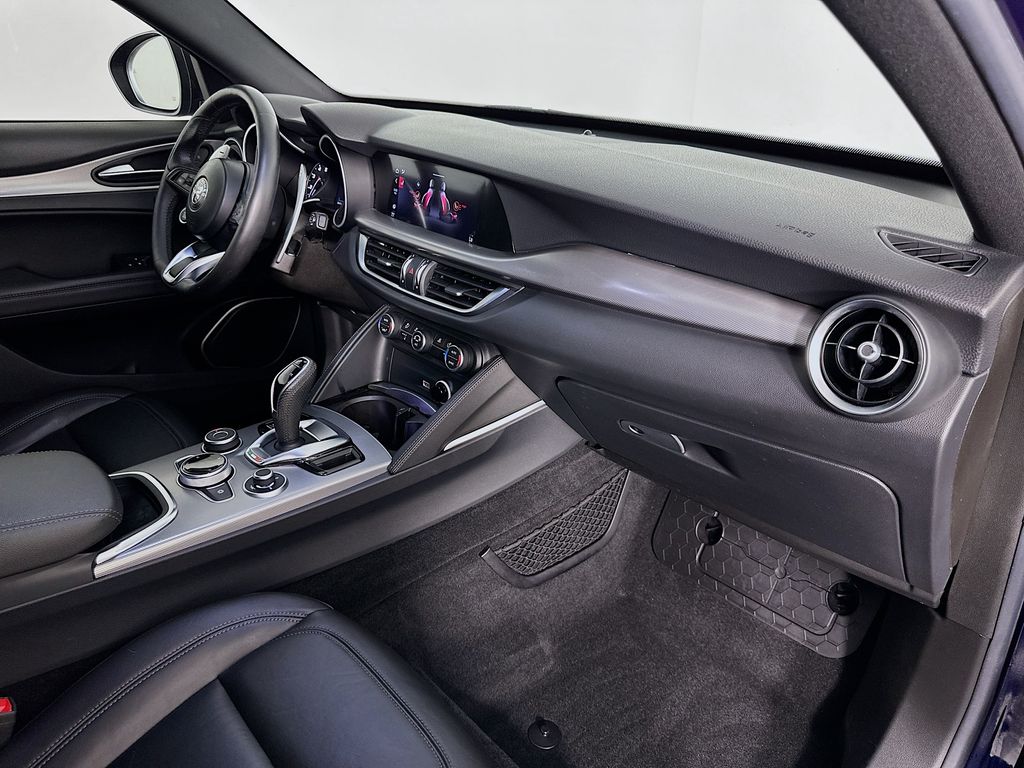 Thumbnail: 2020 Alfa Romeo Stelvio - 29