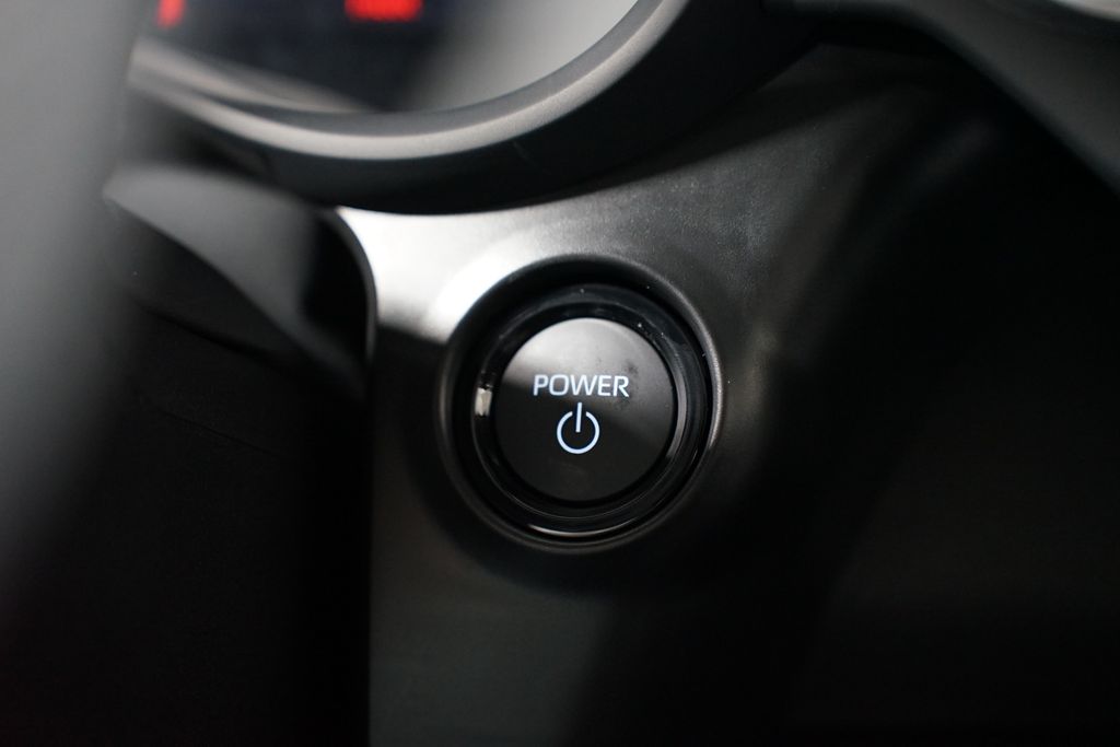 2025 Toyota Sienna XSE 23