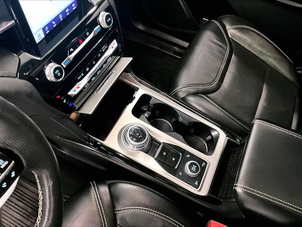 2021 Ford Explorer — photo 21