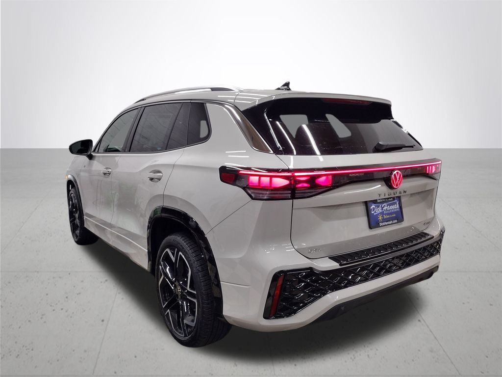 2025 Volkswagen Tiguan 2.0T SEL R-Line