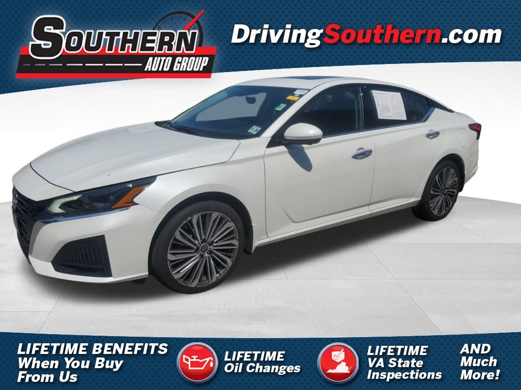 Pearl White 2024 Nissan Altima Sedan All-Wheel Drive Continuously Variable Transmission