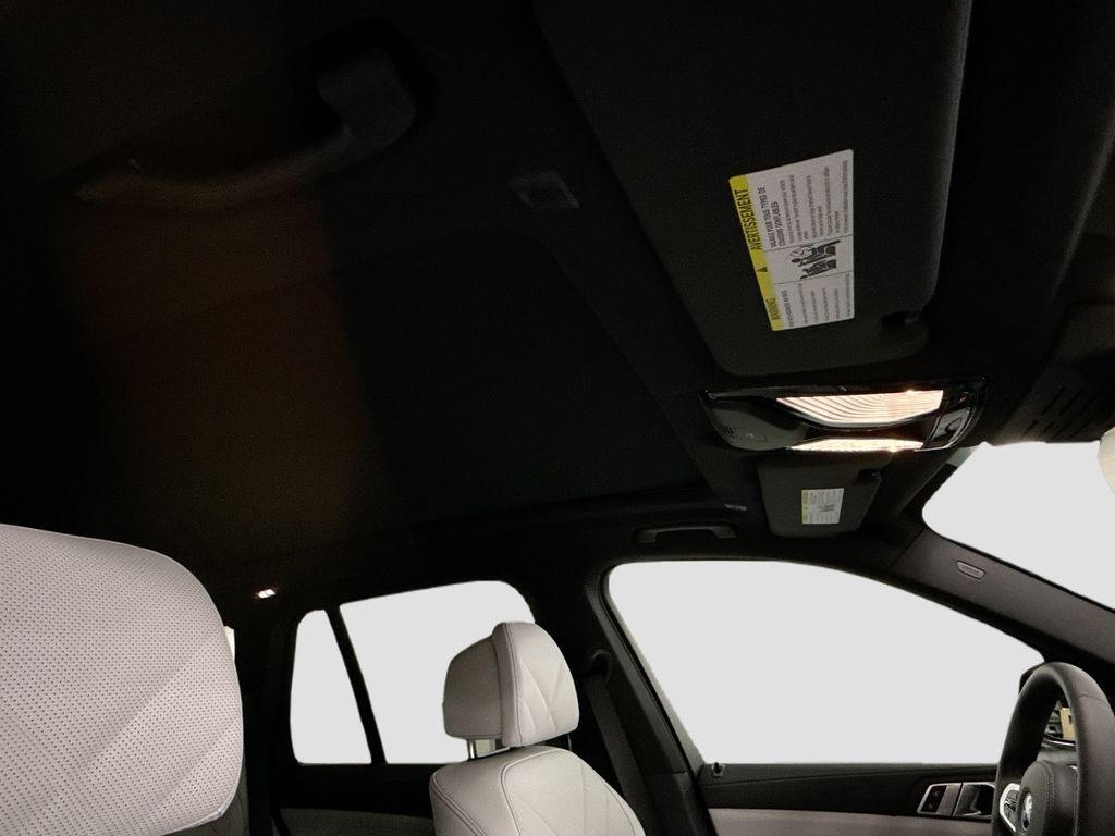 Thumbnail: 2026 BMW X5 - 17