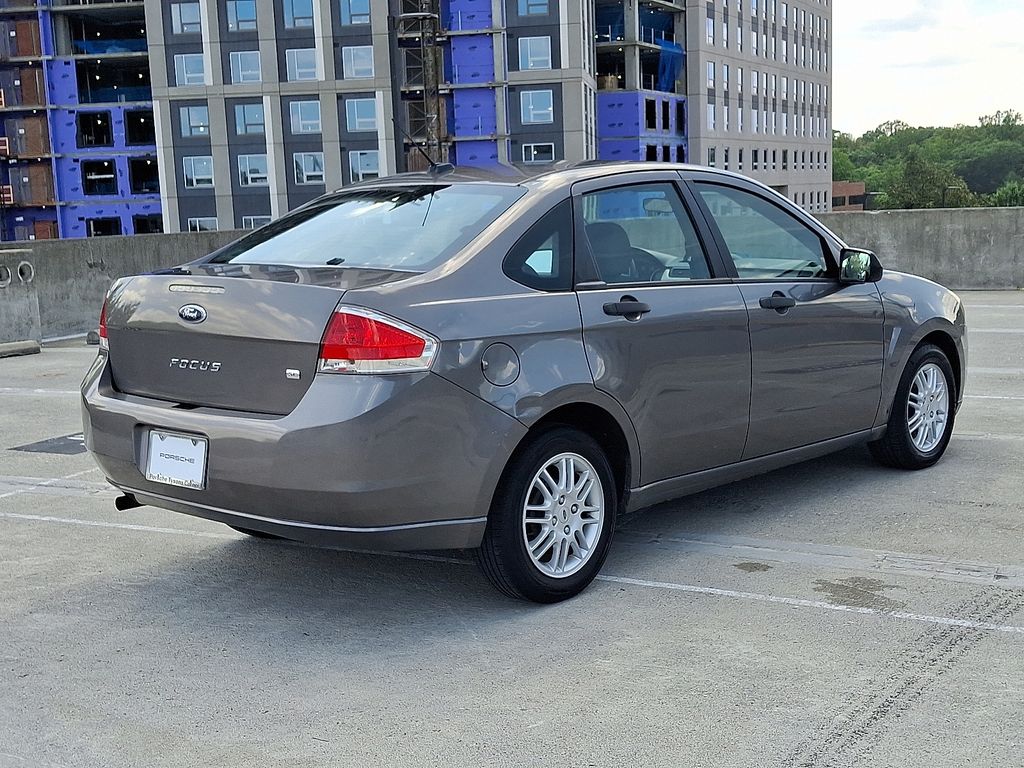 Thumbnail: 2011 Ford Focus - 8