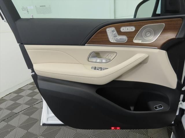 Thumbnail: 2026 Mercedes-Benz GLE - 24