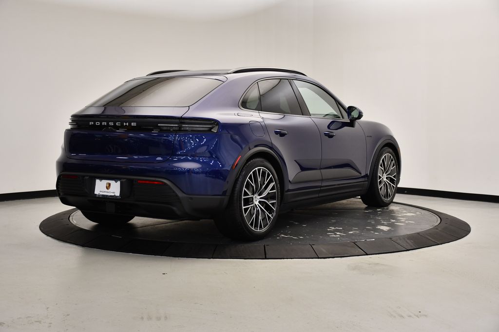 Thumbnail: 2025 Porsche Macan - 7