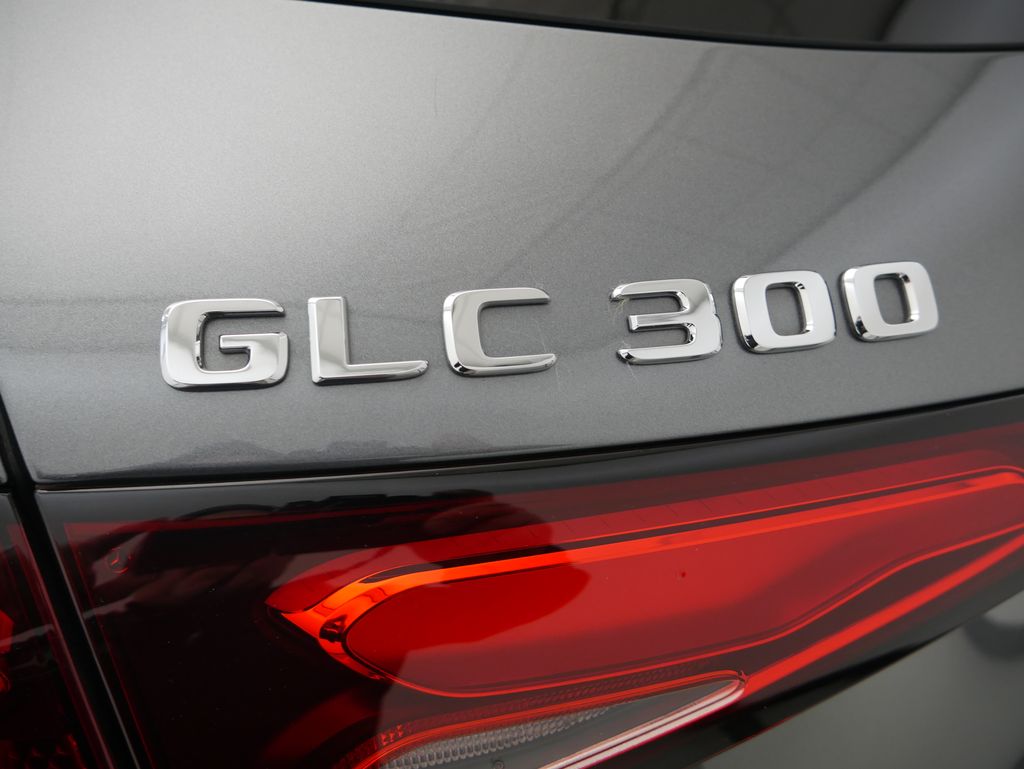 Thumbnail: 2023 Mercedes-Benz GLC - 11