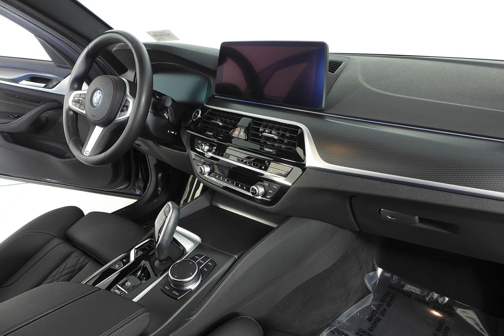 Thumbnail: 2023 BMW 5 Series - 13