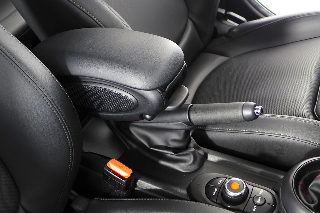 Thumbnail: 2019 MINI Cooper - 16