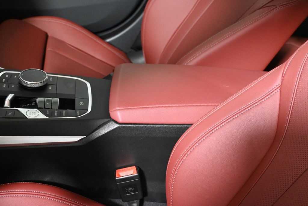 Thumbnail: 2024 BMW 3 Series - 25