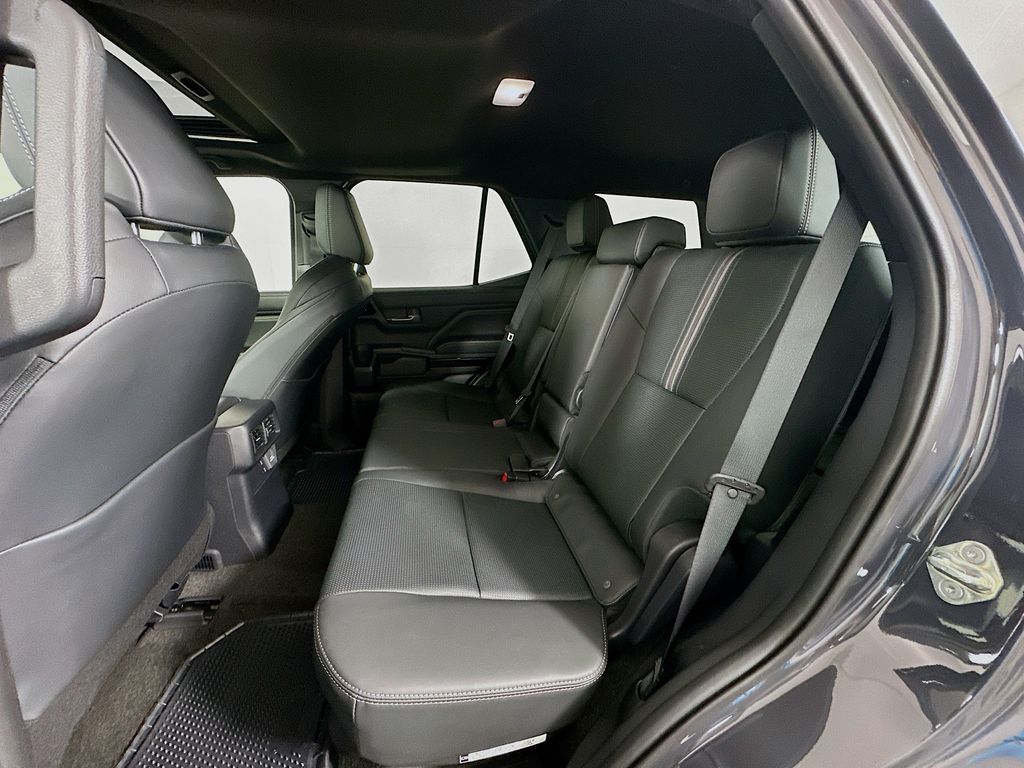 Thumbnail: 2025 Toyota 4Runner - 25