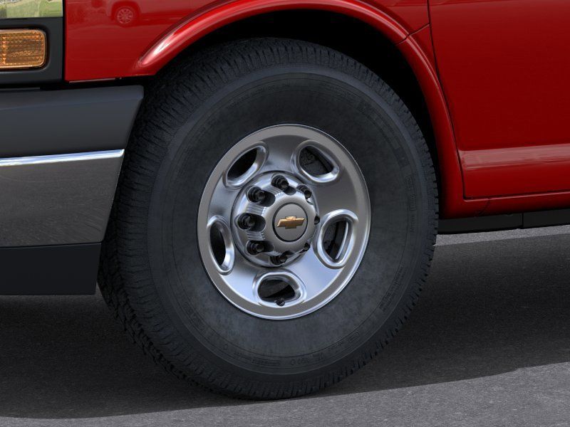 2026 Chevrolet Express 2500 — photo 9