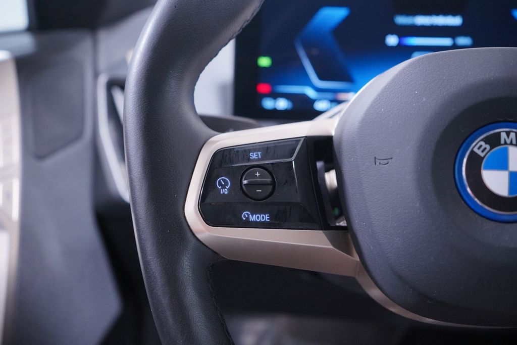 Thumbnail: 2023 BMW iX - 18