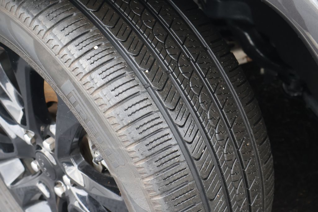 Thumbnail: 2019 Jeep Grand Cherokee - 12