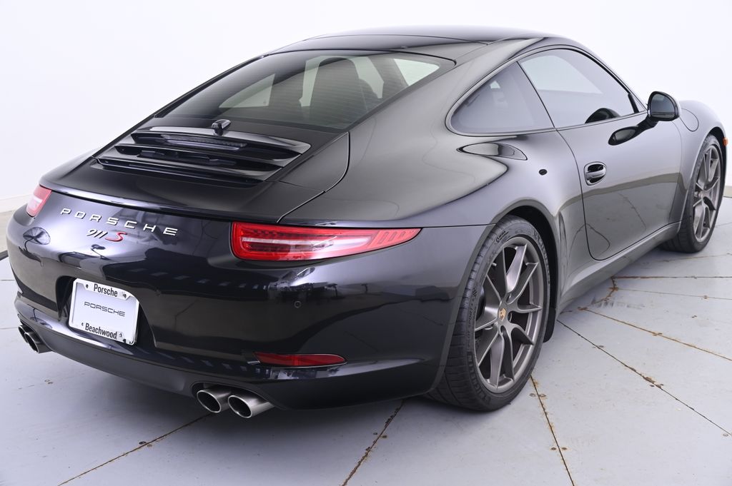 Thumbnail: 2013 Porsche 911 - 7