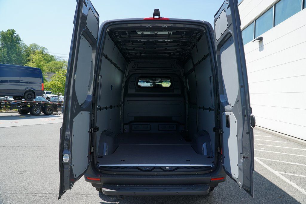 Sprinter Cargo Van 2500 w/144-Inch Wheelbase