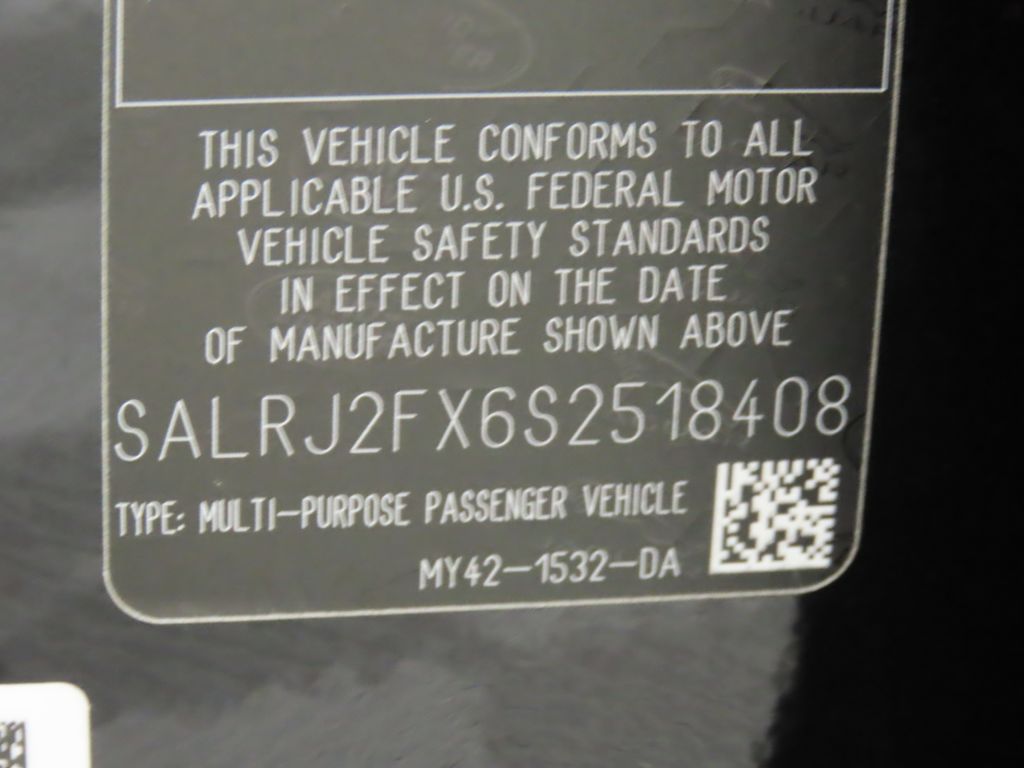 Thumbnail: 2025 Land Rover Discovery - 32